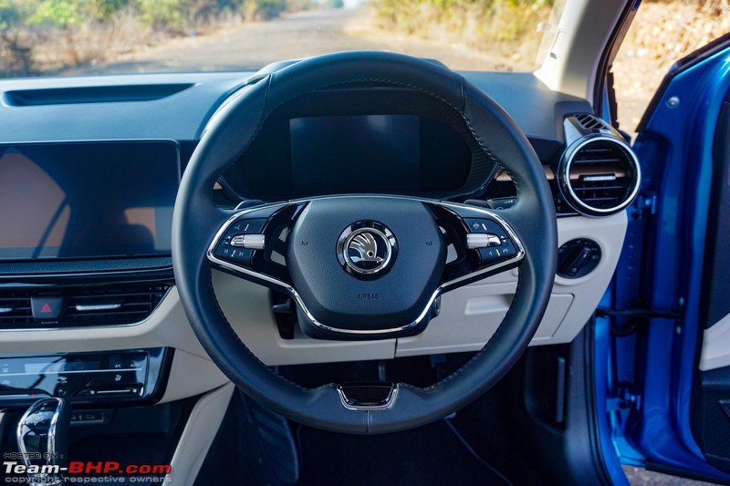 Skoda Slavia lần đầu lộ diện ngoài nhà máy tại Việt Nam: Một điểm cho thấy dễ có ADAS cạnh tranh City, Vios- Ảnh 15. Skoda Slavia lần đầu lộ diện ngoài nhà máy tại Việt Nam: Một điểm cho thấy dễ có ADAS cạnh tranh City, Vios- Ảnh 15.