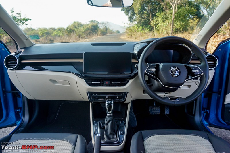 Skoda Slavia lần đầu lộ diện ngoài nhà máy tại Việt Nam: Một điểm cho thấy dễ có ADAS cạnh tranh City, Vios- Ảnh 13. Skoda Slavia lần đầu lộ diện ngoài nhà máy tại Việt Nam: Một điểm cho thấy dễ có ADAS cạnh tranh City, Vios- Ảnh 13.