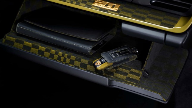 Chi tiết Porsche 911 bản giới hạn mang phong cách cổ điển- Ảnh 5. Chi tiết Porsche 911 bản giới hạn mang phong cách cổ điển- Ảnh 5.