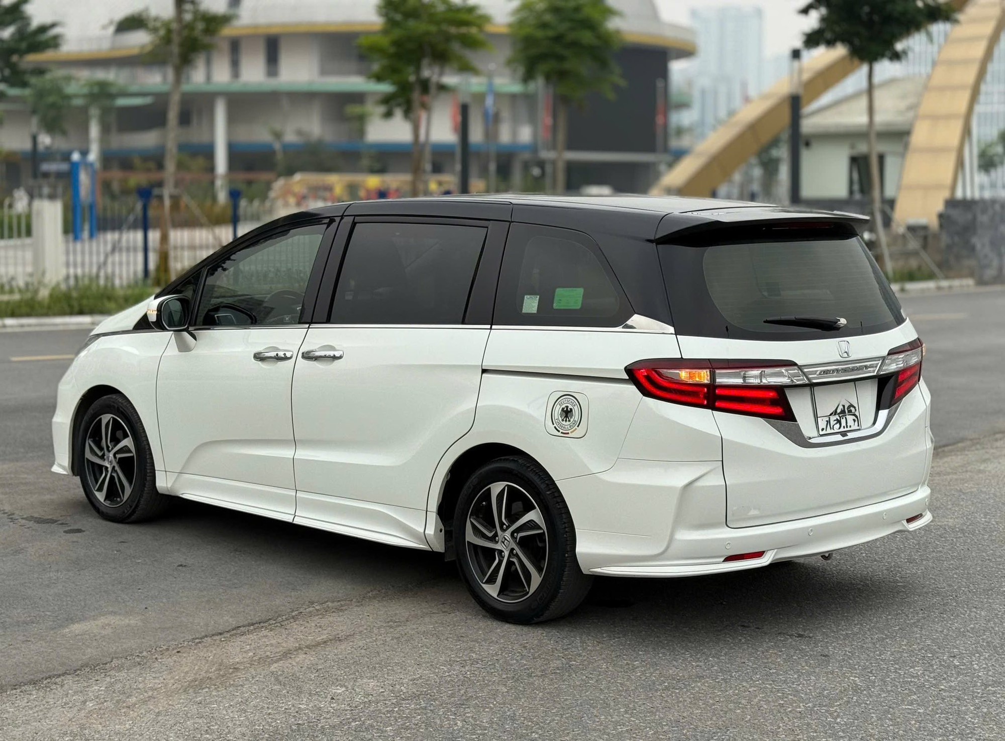 Honda Odyssey bán lại giá 855 triệu đồng, ngang Innova Cross ‘đập hộp’: Cùng phân khúc Carnival, có ghế thương gia- Ảnh 6. Honda Odyssey bán lại giá 855 triệu đồng, ngang Innova Cross ‘đập hộp’: Cùng phân khúc Carnival, có ghế thương gia- Ảnh 6.
