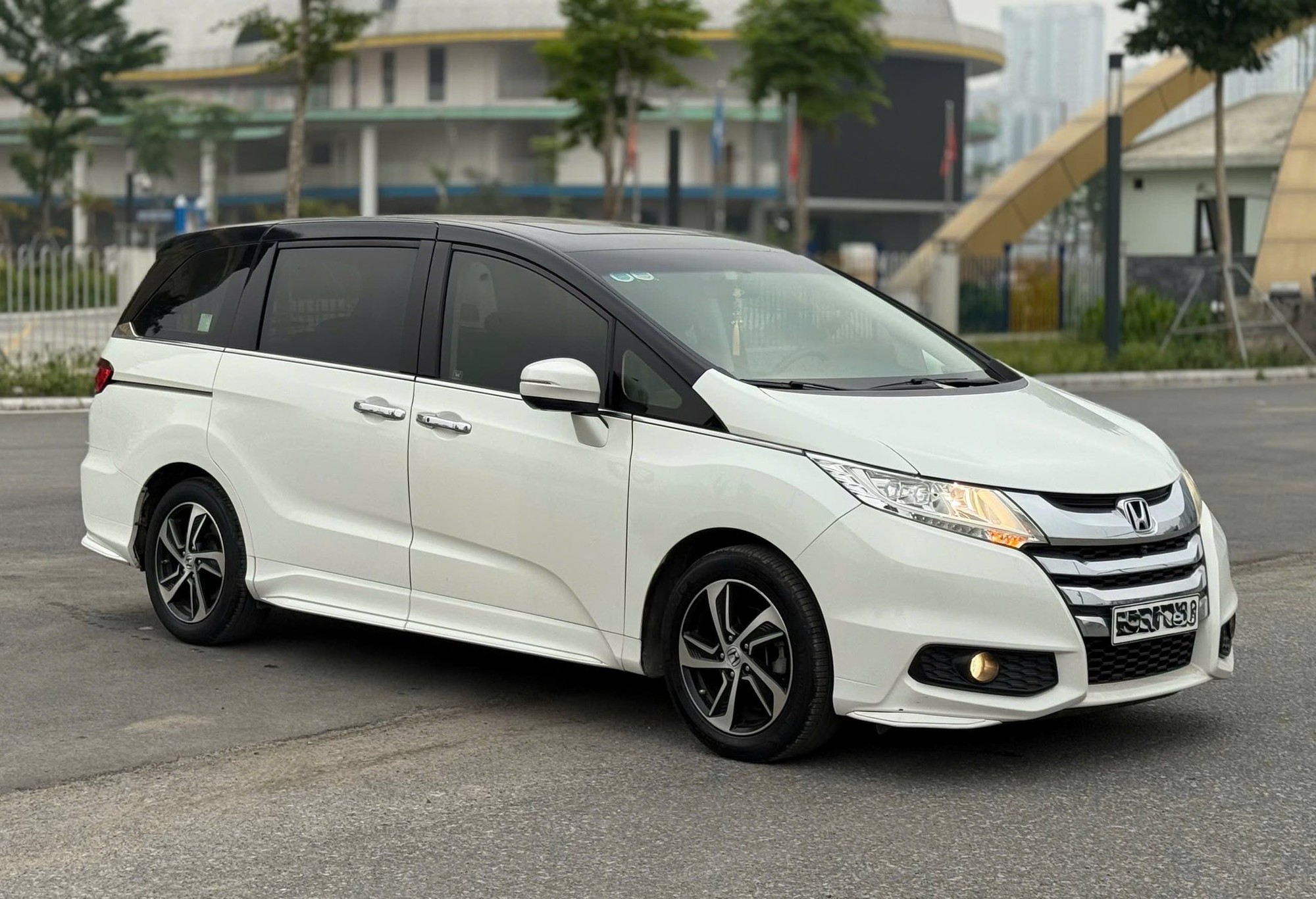 Honda Odyssey bán lại giá 855 triệu đồng, ngang Innova Cross ‘đập hộp’: Cùng phân khúc Carnival, có ghế thương gia- Ảnh 5. Honda Odyssey bán lại giá 855 triệu đồng, ngang Innova Cross ‘đập hộp’: Cùng phân khúc Carnival, có ghế thương gia- Ảnh 5.