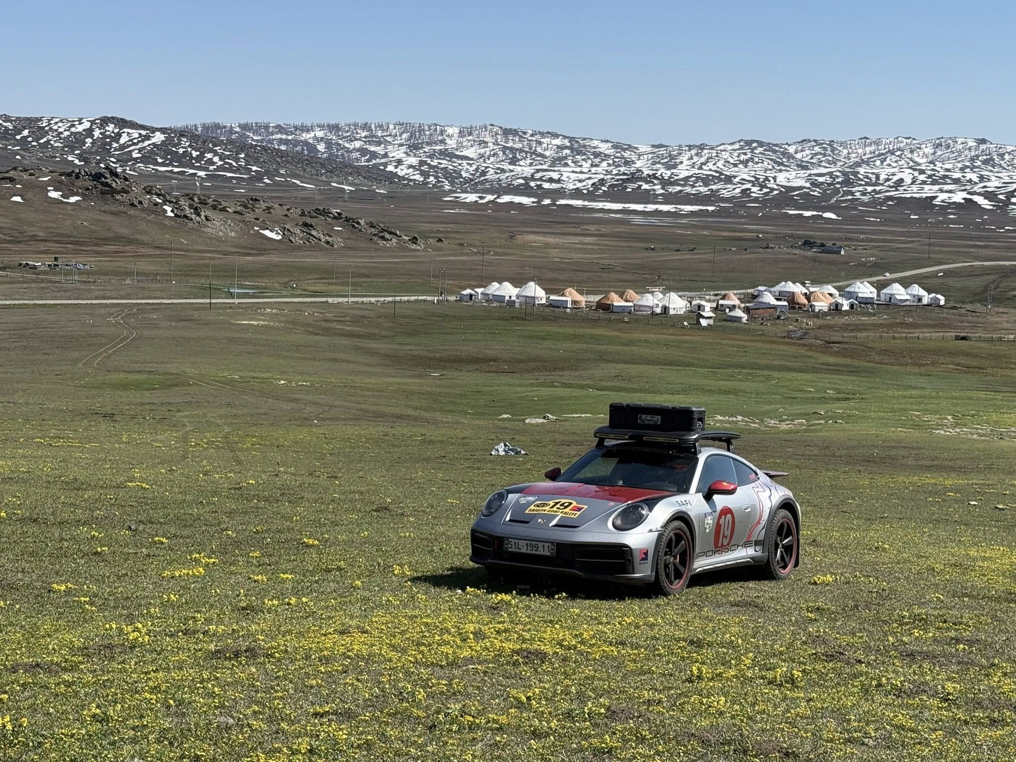 Doanh nhân Hải Phòng 'cày' Porsche 911 Dakar còn căng hơn nhiều xe dịch vụ: Odo 75.000 km trong chưa đầy 2 năm, lên rừng, xuống biển, phượt xuyên thế giới- Ảnh 6. Doanh nhân Hải Phòng 'cày' Porsche 911 Dakar còn căng hơn nhiều xe dịch vụ: Odo 75.000 km trong chưa đầy 2 năm, lên rừng, xuống biển, phượt xuyên thế giới- Ảnh 6.