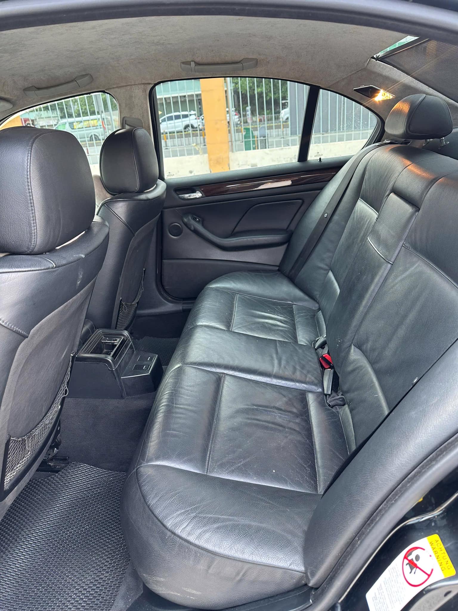 Rao một cặp BMW 325i giá từ 150 triệu đồng/chiếc, người bán chia sẻ: ‘Đi một năm không cần sửa’- Ảnh 7. Rao một cặp BMW 325i giá từ 150 triệu đồng/chiếc, người bán chia sẻ: ‘Đi một năm không cần sửa’- Ảnh 7.