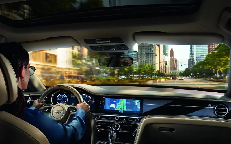bentley-flying-spur-13-png Khoang lái của xe Bentley Flying Spur 2025 được hoàn thiện tỉ mĩ với độ chính xác cao