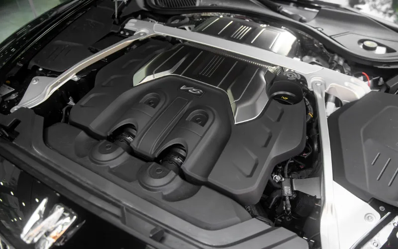 bentley-flying-spur-15-png Động cơ vận hành trên dòng xe siêu sang cỡ lớn Bentley Flying Spur là động cơ 4.0L V8