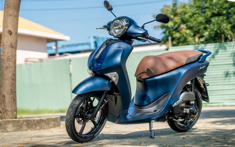 cac-dong-xe-tay-ga-it-hao-xang-nhat-hien-nay-12-png Mặc dù thuộc phân khúc xe tay ga giá rẻ nhưng Yamaha Janus lại gây ấn tượng mạnh mẽ với khả năng tiết kiệm nhiên liệu đáng nể, chỉ 1,88 lít/100km