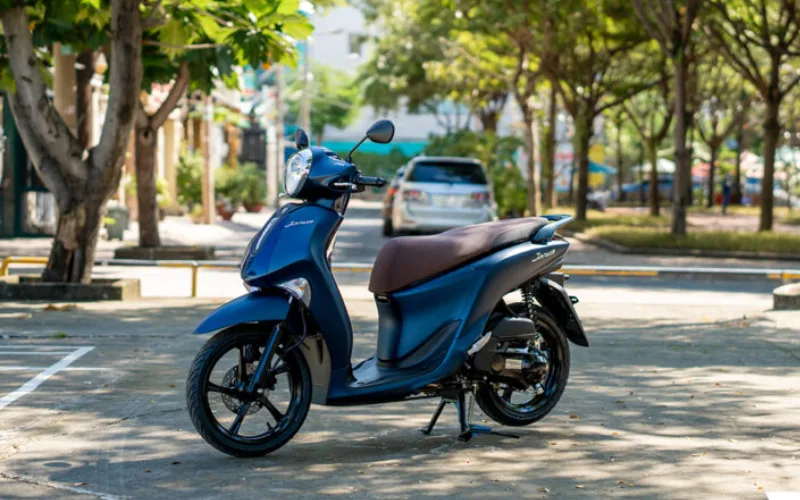 cac-dong-xe-tay-ga-it-hao-xang-nhat-hien-nay-13-png Yamaha Janus còn được trang bị hệ thống dừng ngắt động cơ tạm thời Stop & Start System, có khả năng tự động tắt máy khi xe dừng lại