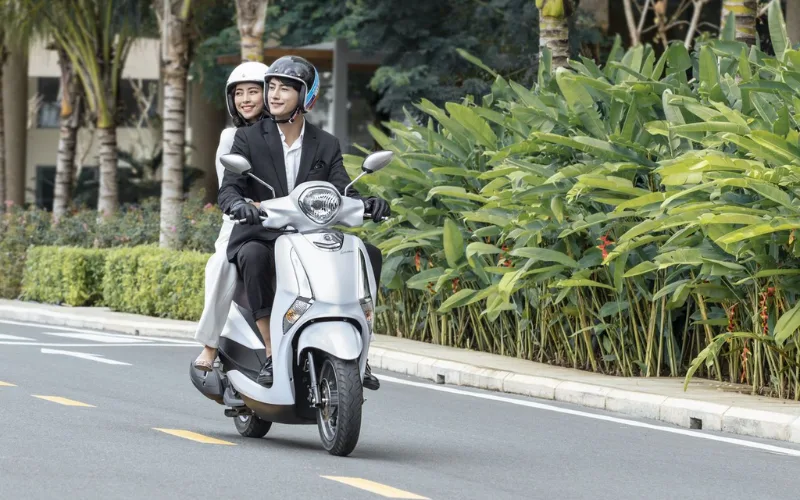 cac-dong-xe-tay-ga-it-hao-xang-nhat-hien-nay-8-png Yamaha Latte nổi bật với thiết kế thanh lịch và trang nhã, được đông đảo phái nữ ưa chuộng