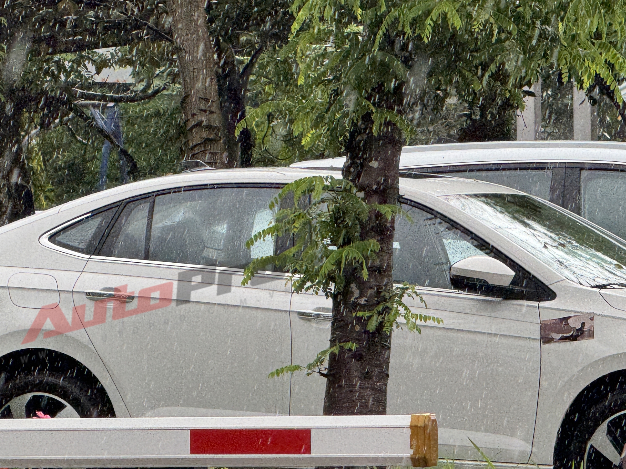 Skoda Slavia lần đầu lộ diện ngoài nhà máy tại Việt Nam: Một điểm cho thấy dễ có ADAS cạnh tranh City, Vios- Ảnh 4. Skoda Slavia lần đầu lộ diện ngoài nhà máy tại Việt Nam: Một điểm cho thấy dễ có ADAS cạnh tranh City, Vios- Ảnh 4.