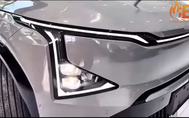kia-clavis-2025-4-png Đèn pha đặt thấp mang đến nhiều tầm nhìn hơn