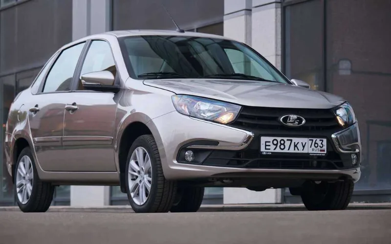 lada-granta-2025-2-png Lada Granta 2025 sở hữu kích thước tổng thể theo chiều dài x rộng x cao lần lượt là 4.260 x 1.700 x 1.500 (mm)