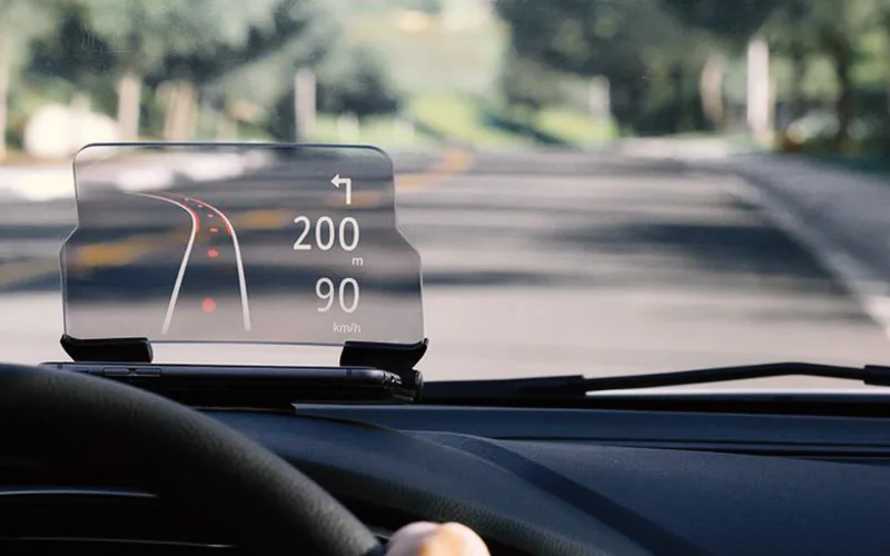 man-hinh-hud-la-gi_-gia-bao-nhieu-6-png Màn hình HUD kết nối OBD-II và GPS