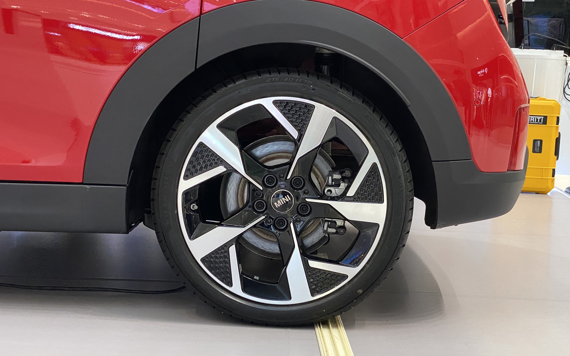 MINI Cooper 2025 ra mắt Việt Nam: Giá từ 2,099 tỷ đồng, thiết kế lạ lẫm, nhiều công nghệ lần đầu xuất hiện, có ADAS- Ảnh 15. MINI Cooper 2025 ra mắt Việt Nam: Giá từ 2,099 tỷ đồng, thiết kế lạ lẫm, nhiều công nghệ lần đầu xuất hiện, có ADAS- Ảnh 15.