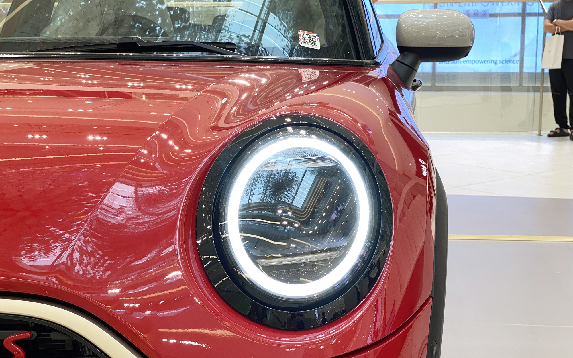 MINI Cooper 2025 ra mắt Việt Nam: Giá từ 2,099 tỷ đồng, thiết kế lạ lẫm, nhiều công nghệ lần đầu xuất hiện, có ADAS- Ảnh 13. MINI Cooper 2025 ra mắt Việt Nam: Giá từ 2,099 tỷ đồng, thiết kế lạ lẫm, nhiều công nghệ lần đầu xuất hiện, có ADAS- Ảnh 13.