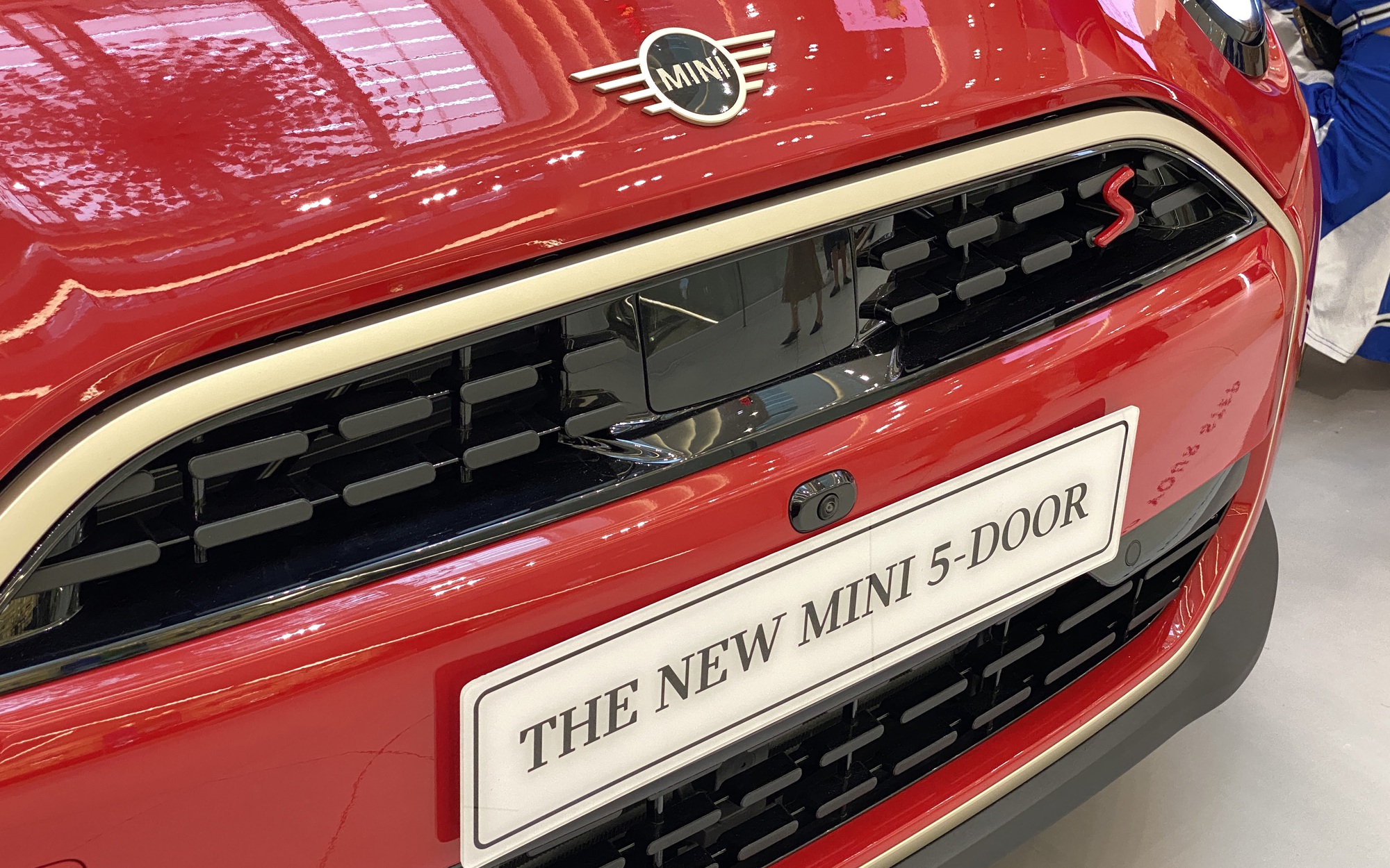 MINI Cooper 2025 ra mắt Việt Nam: Giá từ 2,099 tỷ đồng, thiết kế lạ lẫm, nhiều công nghệ lần đầu xuất hiện, có ADAS- Ảnh 11. MINI Cooper 2025 ra mắt Việt Nam: Giá từ 2,099 tỷ đồng, thiết kế lạ lẫm, nhiều công nghệ lần đầu xuất hiện, có ADAS- Ảnh 11.