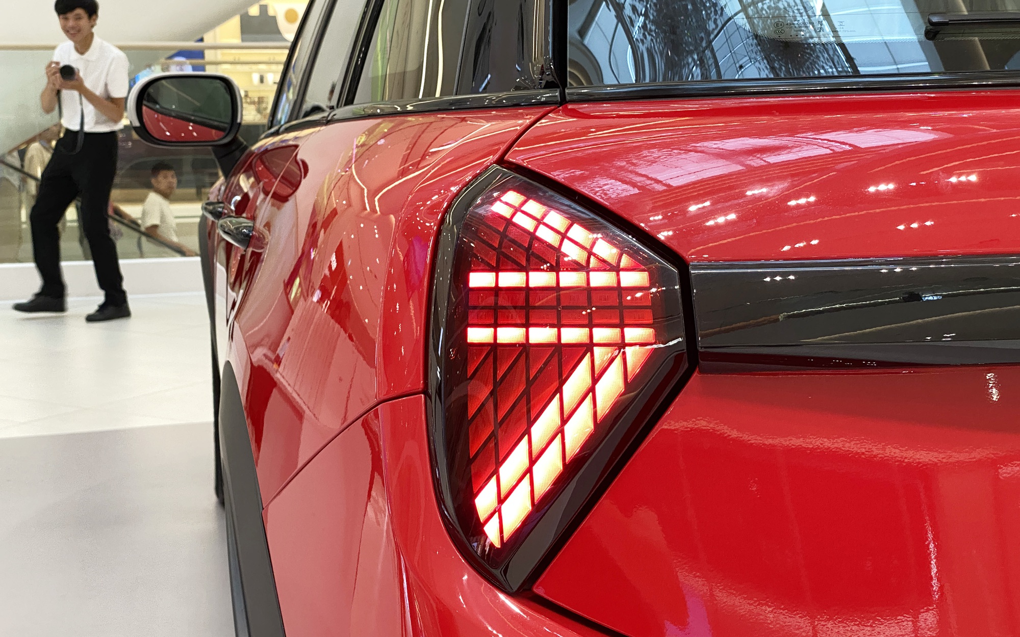MINI Cooper 2025 ra mắt Việt Nam: Giá từ 2,099 tỷ đồng, thiết kế lạ lẫm, nhiều công nghệ lần đầu xuất hiện, có ADAS- Ảnh 14. MINI Cooper 2025 ra mắt Việt Nam: Giá từ 2,099 tỷ đồng, thiết kế lạ lẫm, nhiều công nghệ lần đầu xuất hiện, có ADAS- Ảnh 14.
