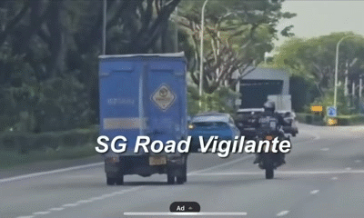 Tranh chấp với ô tô tải, 2 người dùng cơ thể để chặn xe, clip hiện trường khiến ai cũng hoang mang- Ảnh 4. Tranh chấp với ô tô tải, 2 người dùng cơ thể để chặn xe, clip hiện trường khiến ai cũng hoang mang- Ảnh 4.