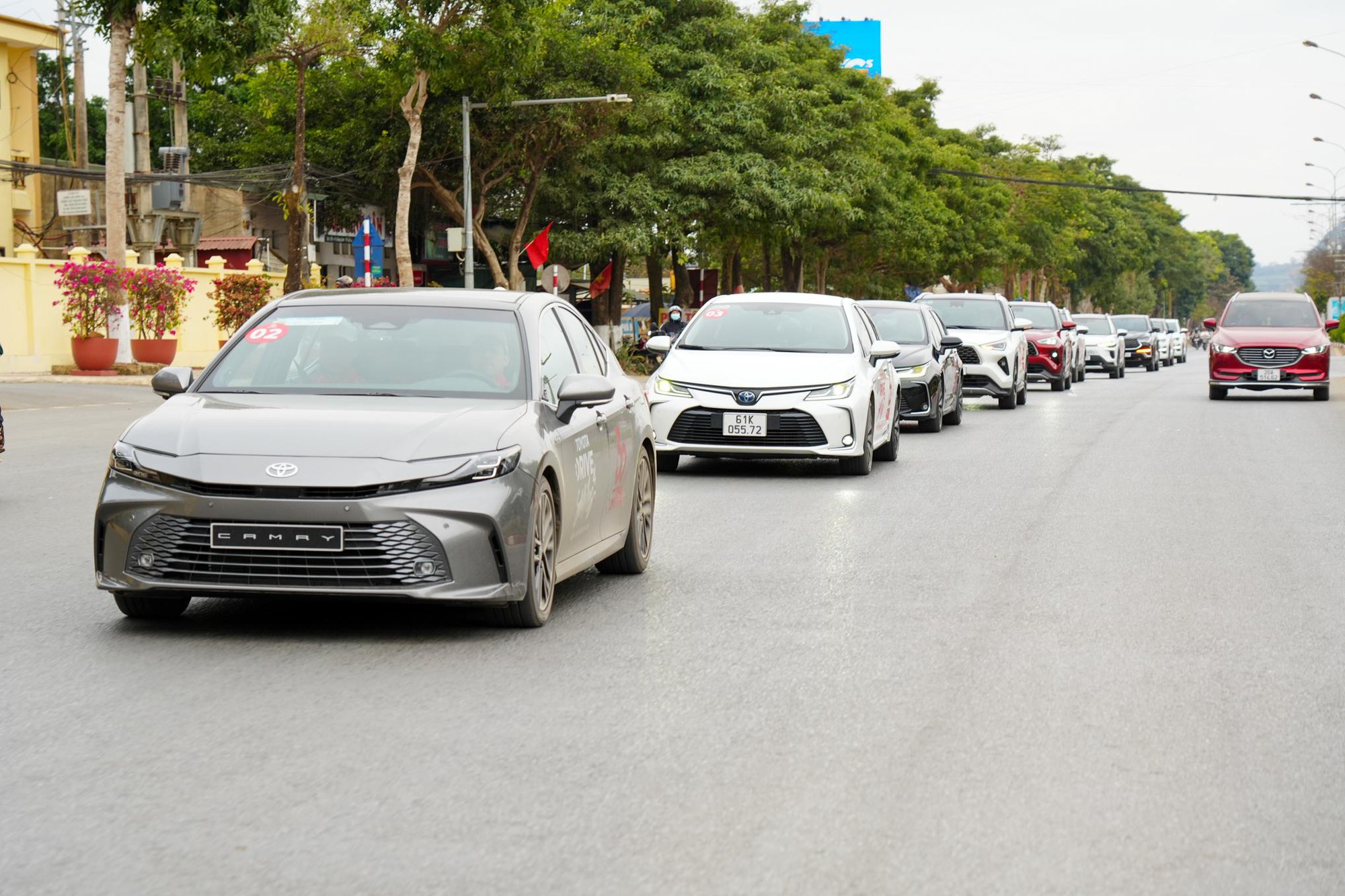 Toyota Camry 2025: 4 lợi ích của động cơ Hybrid thể hiện trong hành trình Caravan dài 5.392km- Ảnh 3. Toyota Camry 2025: 4 lợi ích của động cơ Hybrid thể hiện trong hành trình Caravan dài 5.392km- Ảnh 3.