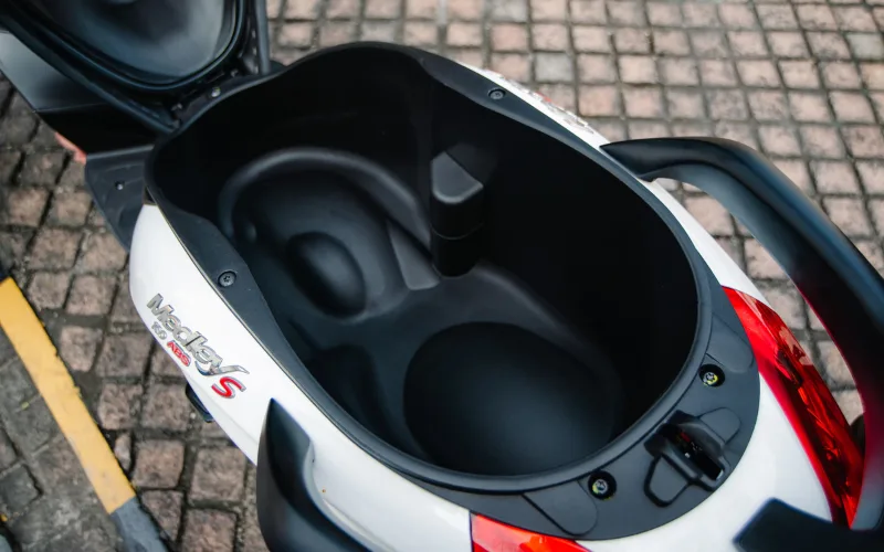 piaggio-medley-10-png Cốp xe rộng rải, để được nhiều đồ