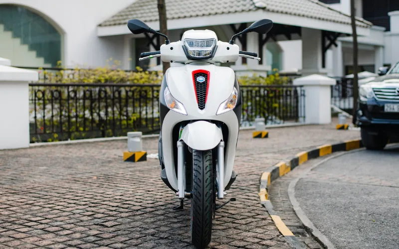 piaggio-medley-3-png Piaggio Medley tiếp tục nhận được đánh giá tích cực về thiết kế phần yếm xe có kích thước rộng rãi