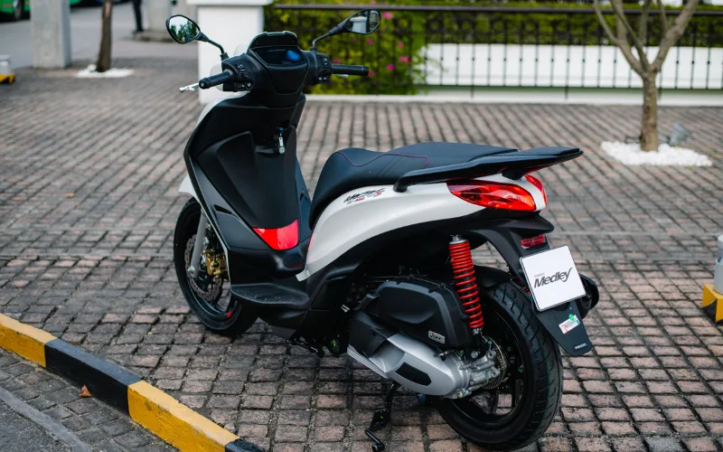 piaggio-medley-4-png Đuôi xe uốn lượn bắt mắt