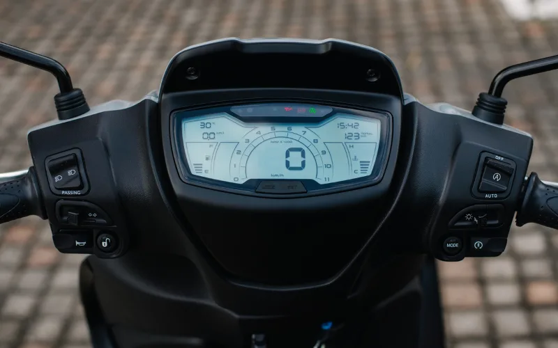 piaggio-medley-7-png Màn hình hiển thị LCD trên Piaggio Medley 2025