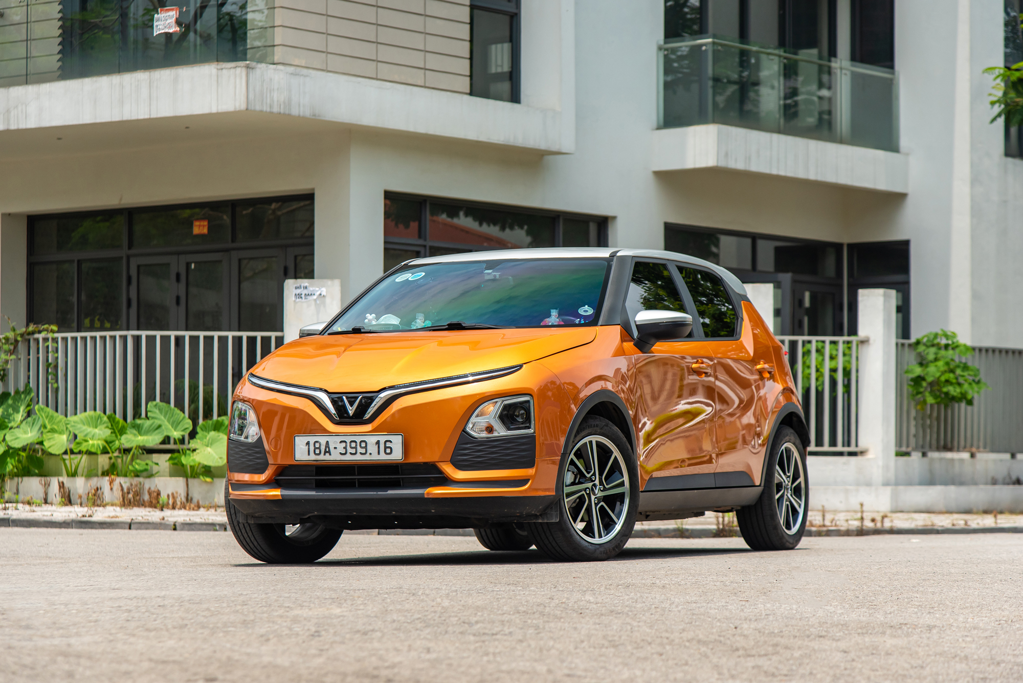 Mỗi ngày, VinFast bán 266 ô tô, 194 xe máy, thu về 120 tỷ đồng- Ảnh 3. Mỗi ngày, VinFast bán 266 ô tô, 194 xe máy, thu về 120 tỷ đồng- Ảnh 3.