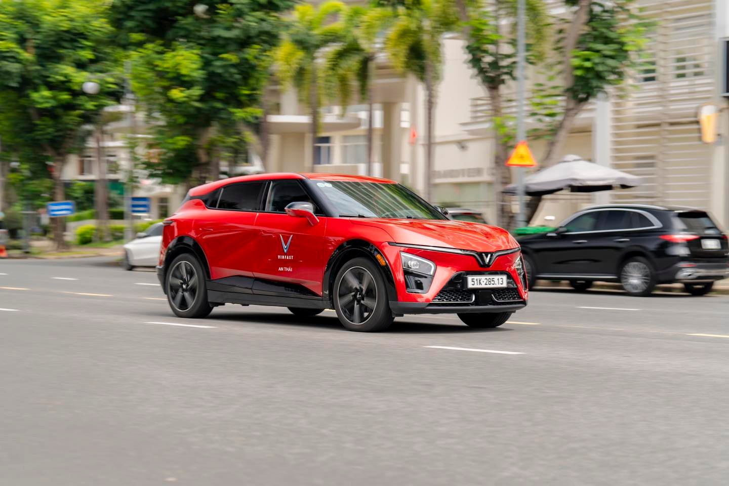 Mỗi ngày, VinFast bán 266 ô tô, 194 xe máy, thu về 120 tỷ đồng- Ảnh 2. Mỗi ngày, VinFast bán 266 ô tô, 194 xe máy, thu về 120 tỷ đồng- Ảnh 2.