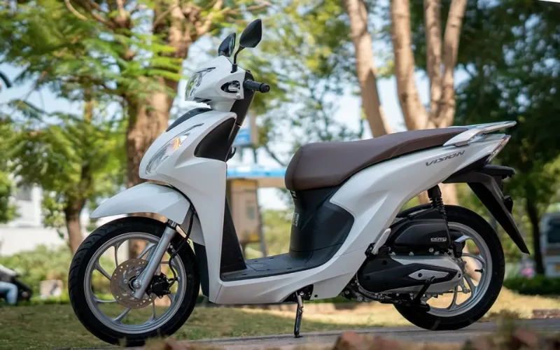 xe-tay-ga-nu-gia-duoi-30-trieu-dong-2-png Honda Vision có khả năng tiết kiệm nhiên liệu vượt trội khi chỉ tiêu tốn 1,82 lít xăng cho 100km di chuyển