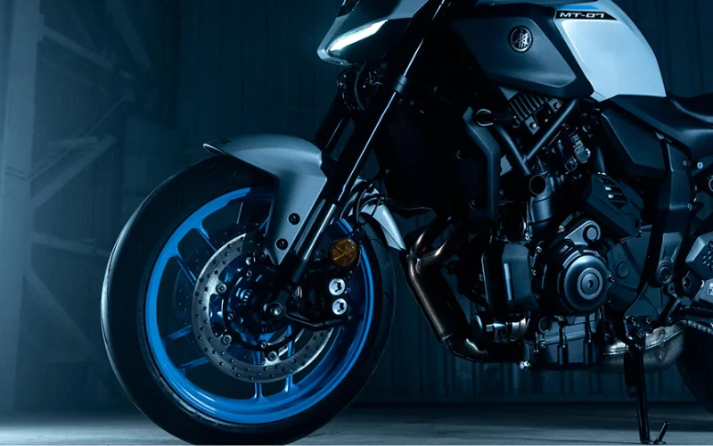yamaha-mt-07-4-png Phanh đĩa kép lớn 298mm với kẹp phanh 4 piston