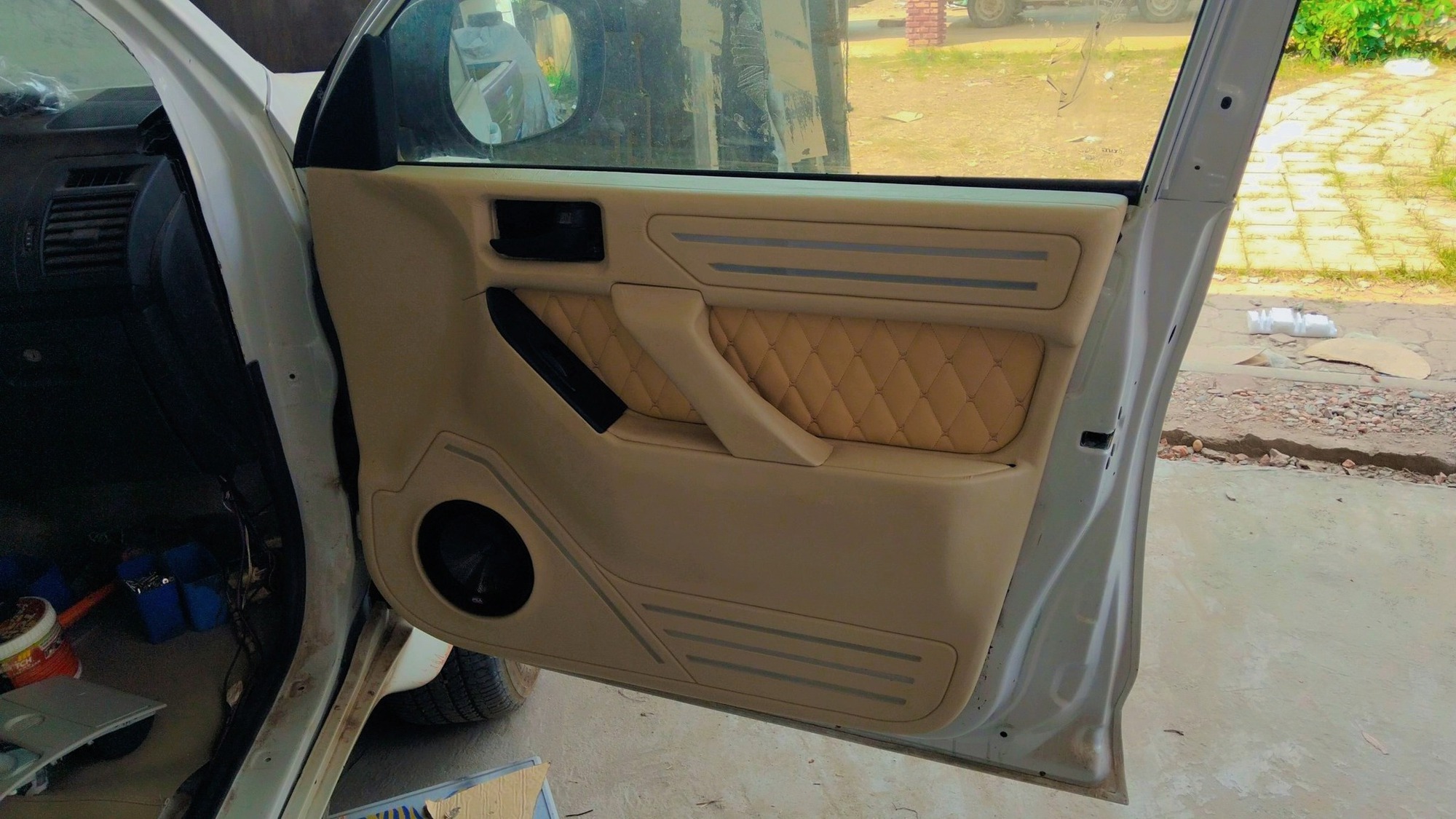 Đây là cách 'hồi sinh' Toyota Land Cruiser Prado 27 năm tuổi mà không ai nhận ra- Ảnh 13. Đây là cách 'hồi sinh' Toyota Land Cruiser Prado 27 năm tuổi mà không ai nhận ra- Ảnh 13.