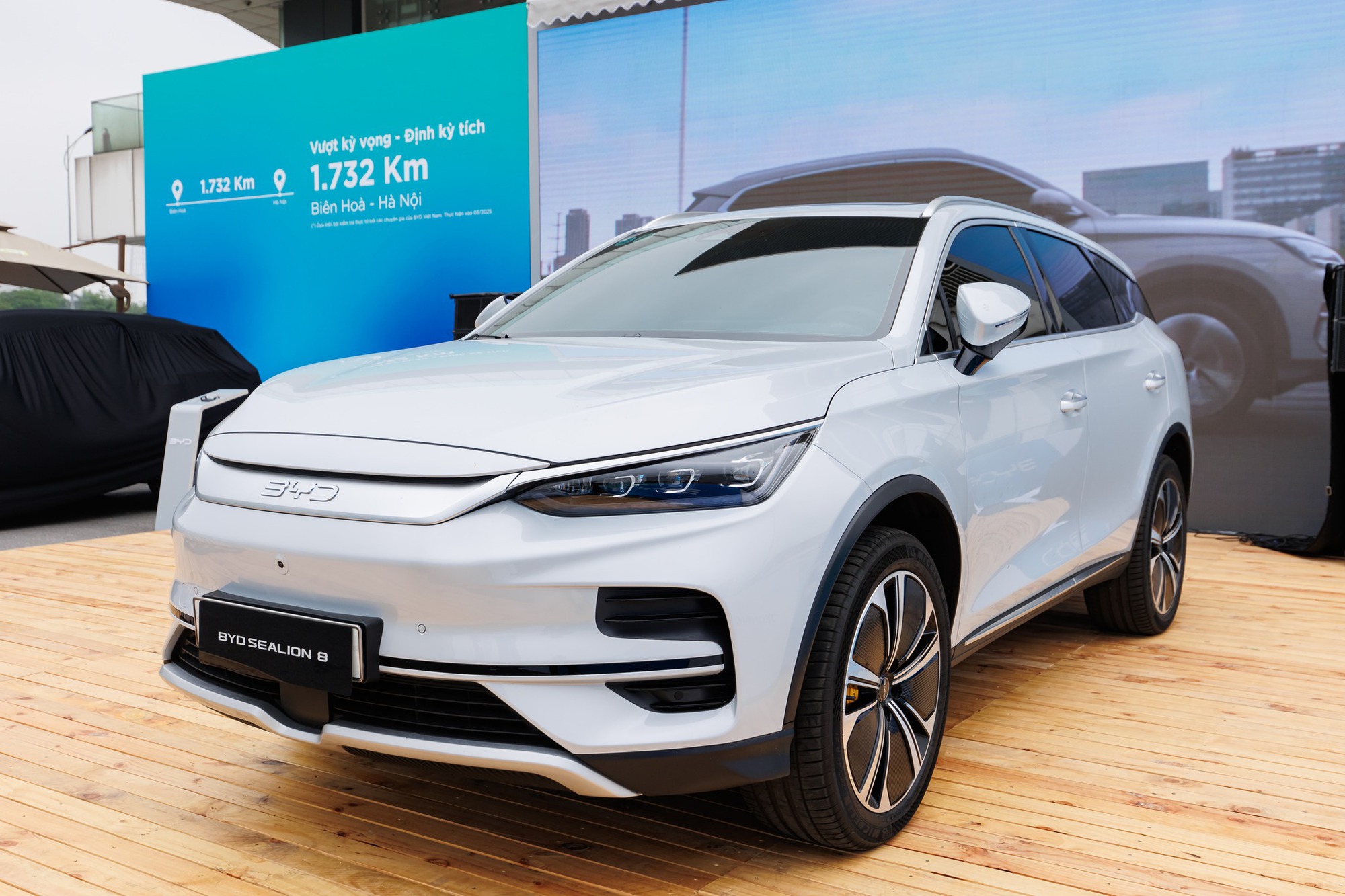 Loạt xe ra mắt Việt Nam tháng 4: Tổng giá trị hơn 75 tỷ đồng, đủ xe phổ thông đến siêu xe, đủ xe xăng đến xe điện- Ảnh 9. Loạt xe ra mắt Việt Nam tháng 4: Tổng giá trị hơn 75 tỷ đồng, đủ xe phổ thông đến siêu xe, đủ xe xăng đến xe điện- Ảnh 9.