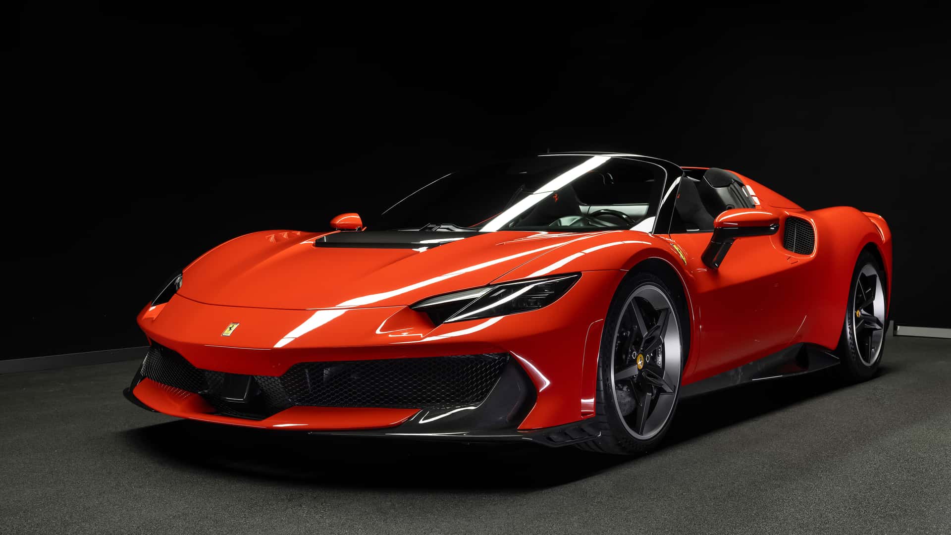 Ferrari 296 Speciale ra mắt: Gần 900hp, là siêu xe RWD mạnh nhất của hãng, nhìn đâu cũng thấy carbon- Ảnh 9. Ferrari 296 Speciale ra mắt: Gần 900hp, là siêu xe RWD mạnh nhất của hãng, nhìn đâu cũng thấy carbon- Ảnh 9.