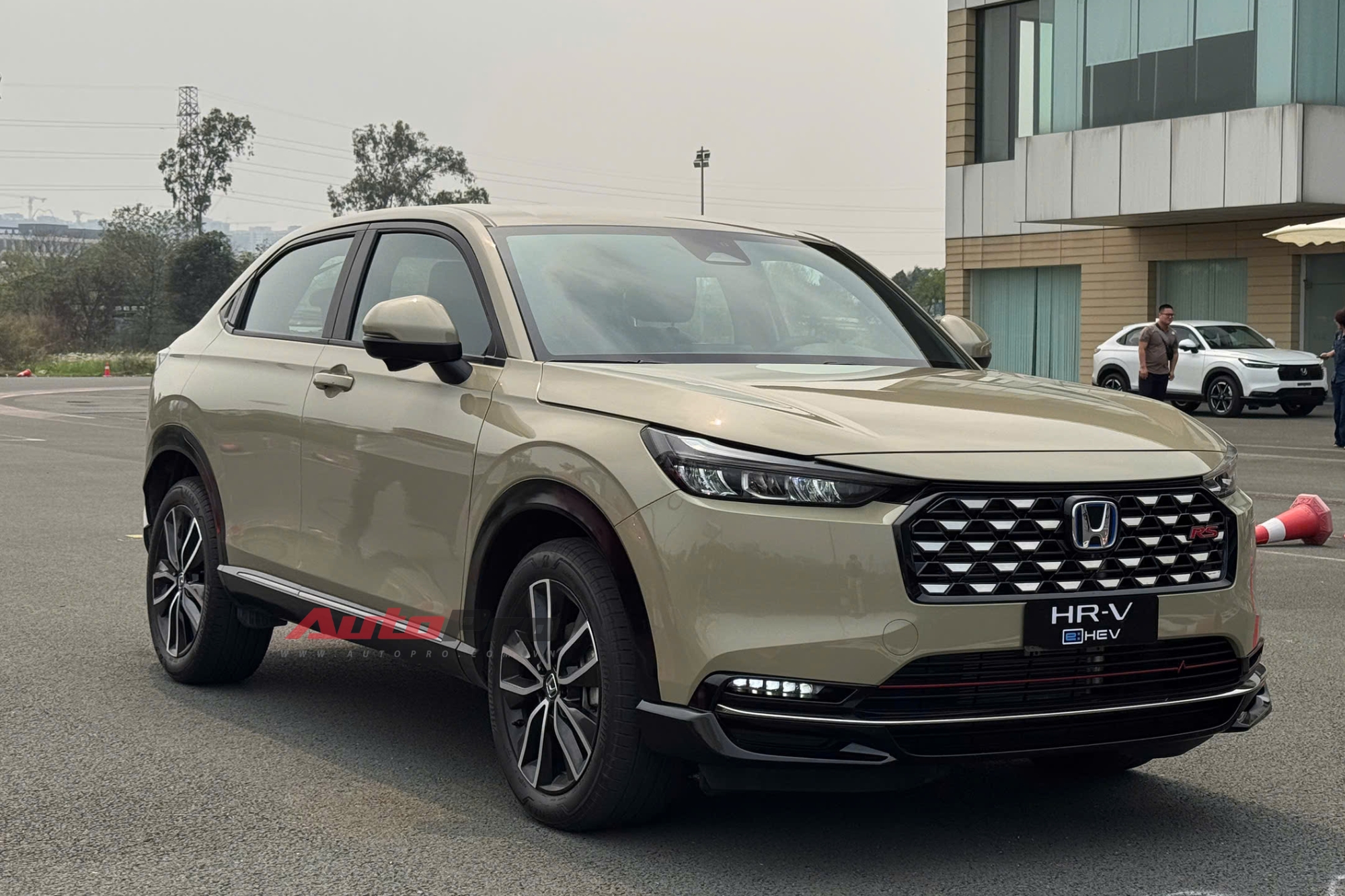 Loạt xe ra mắt Việt Nam tháng 4: Tổng giá trị hơn 75 tỷ đồng, đủ xe phổ thông đến siêu xe, đủ xe xăng đến xe điện- Ảnh 1. Loạt xe ra mắt Việt Nam tháng 4: Tổng giá trị hơn 75 tỷ đồng, đủ xe phổ thông đến siêu xe, đủ xe xăng đến xe điện- Ảnh 1.