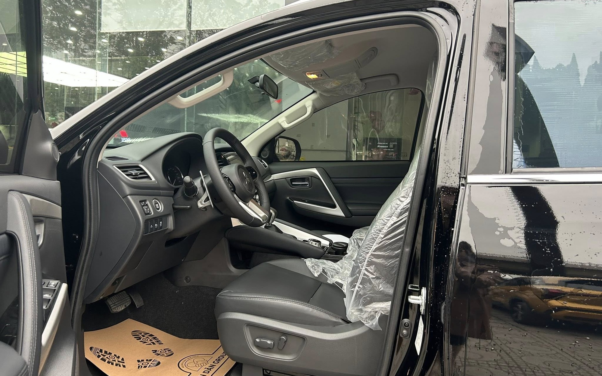 Mitsubishi Pajero Sport 2025 giảm giá còn 1,13 tỷ đồng, đại lý bù thêm nhiều ‘option’ khuyết thiếu cạnh tranh Everest- Ảnh 10. Mitsubishi Pajero Sport 2025 giảm giá còn 1,13 tỷ đồng, đại lý bù thêm nhiều ‘option’ khuyết thiếu cạnh tranh Everest- Ảnh 10.
