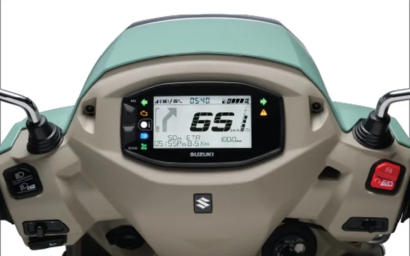 suzuki-accesse-125-6-png Màn hình TFT sau nâng cấp của Access 125 được cải thiện về độ sáng màn hình, độ chính xác và độ tương phản mang đến hiển thị sắc nét và rõ ràng cho người dùng xe