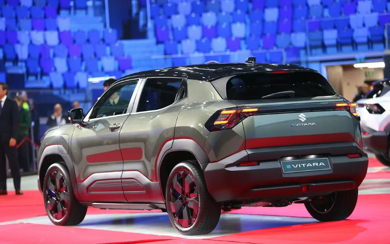 suzuki-e-vitara-9-png Đuôi xe Suzuki e Vitara 2025 được đánh giá là hiện đại hơn cả về mặt thiết kế với phần đèn chiếu hậu dạng LED liền mạch