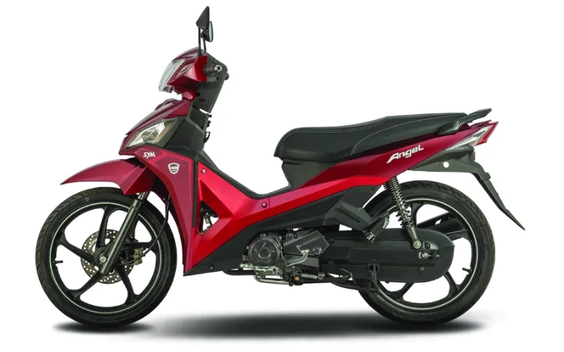 sym-angel-125cc-5-png Yên xe Angel 125 2025 có kích thước khá lớn, mang lại sự thoải mái cho cả người lái và người ngồi phía sau