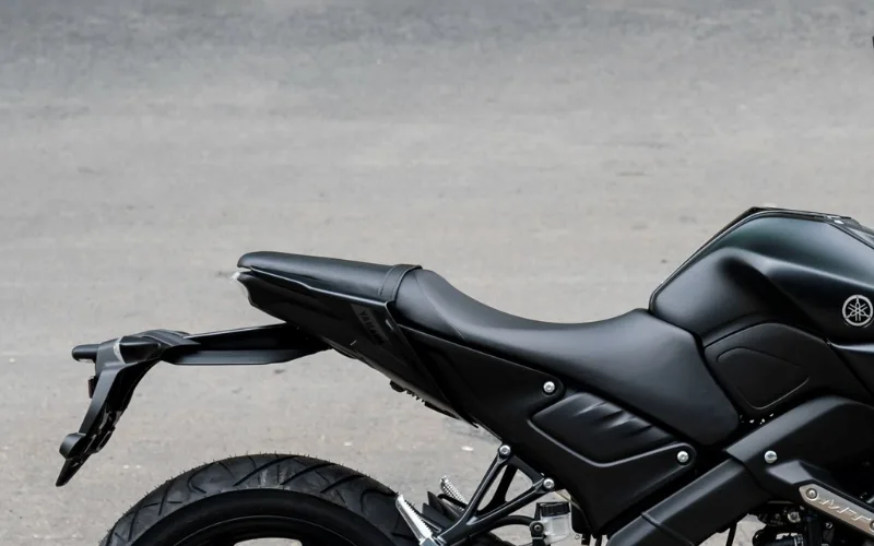yamaha-mt-15-6-png Yamaha MT-15 2025 sở hữu chiều dài 1.965 mm, chiều rộng 800 mm và chiều cao 1.065 mm