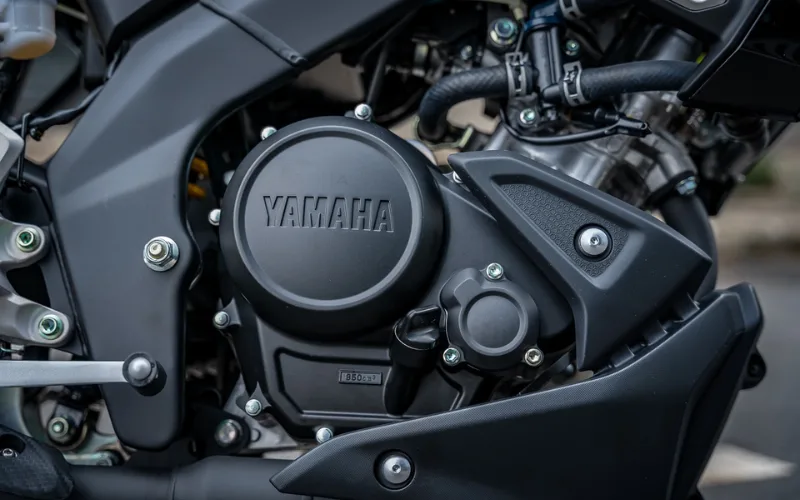 yamaha-mt-15-8-png Yamaha MT-15 2025 được trang bị động cơ xăng 4 thì, 4 van, SOHC có dung tích 155cc giúp sản sinh công suất 19 mã lực và momen xoắn cực đại 14,7Nm