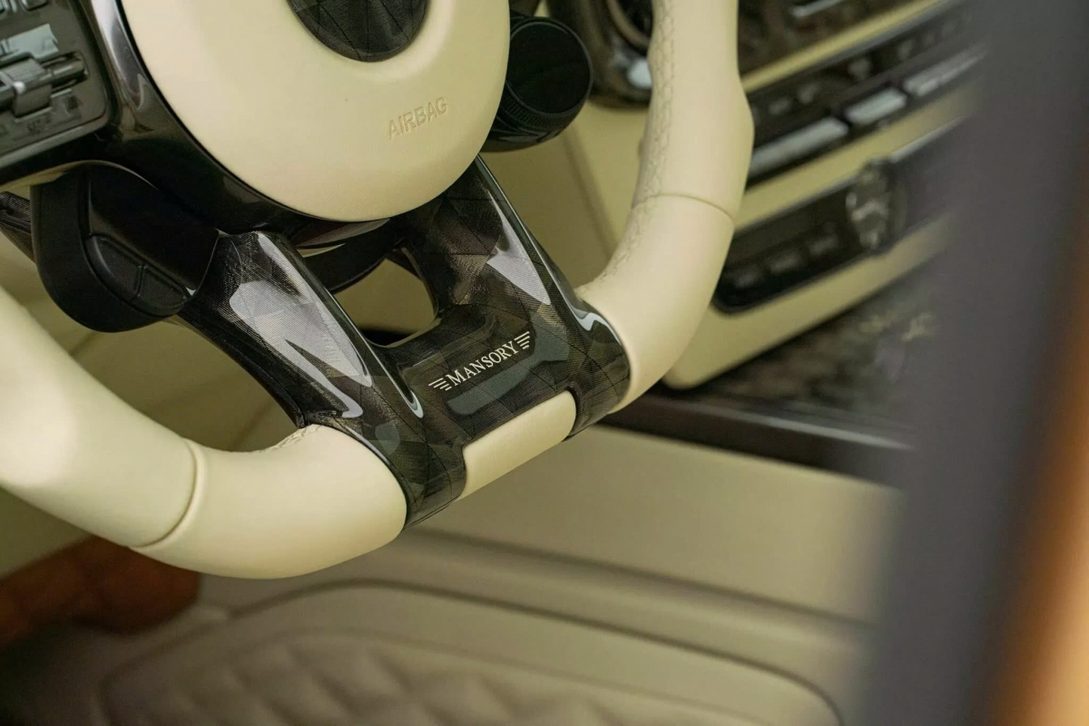 Chiêm ngưỡng chiếc Mercedes-AMG G 63 độ Mansory "độc nhất vô nhị"- Ảnh 8. Chiêm ngưỡng chiếc Mercedes-AMG G 63 độ Mansory "độc nhất vô nhị"- Ảnh 8.