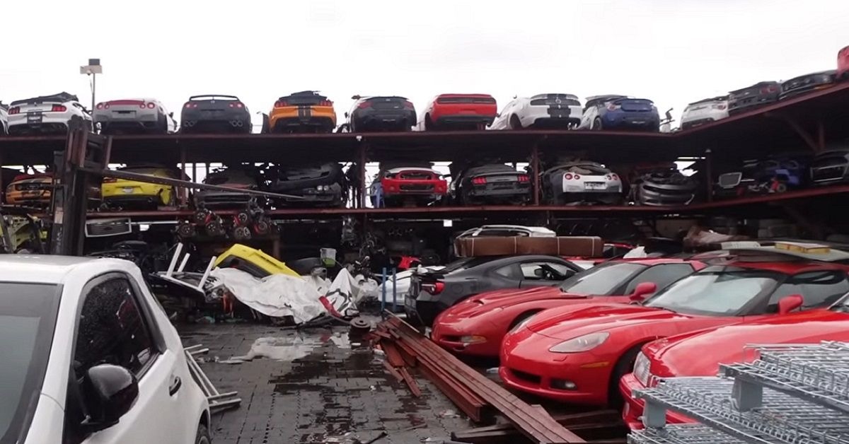 Bãi phụ tùng 'tháo xe' toàn Rolls-Royce, Bentley, Lamborghini, Ferrari... cho người chơi siêu xe 'hệ tiết kiệm'- Ảnh 3. Bãi phụ tùng 'tháo xe' toàn Rolls-Royce, Bentley, Lamborghini, Ferrari... cho người chơi siêu xe 'hệ tiết kiệm'- Ảnh 3.