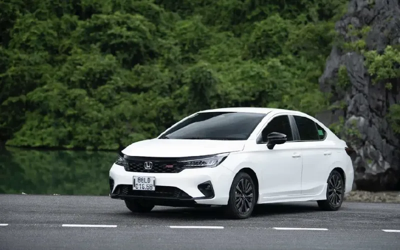 top-5-xe-o-to-co-cam-giac-lai-hay-nhat-hien-nay-4-png Honda City: Linh hoạt trong đô thị, đầm chắc khi tăng tốc