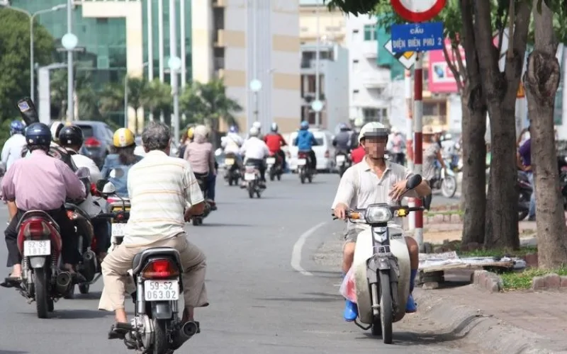 xe-may-thuong-bi-phat-nguoi-vi-loi-gi-4-png Đi ngược chiều