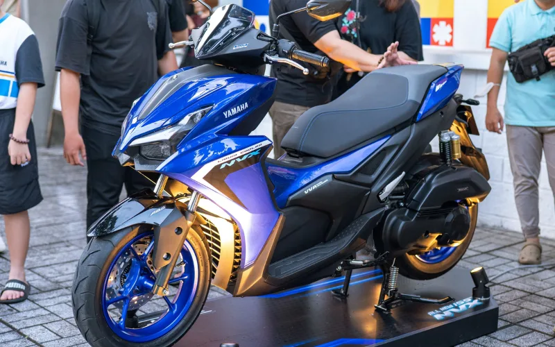 yamaha-nvx-2025-aerox-alpha-ra-mat-voi-nhieu-nang-cap-2-png Yamaha NVX thế hệ thứ ba (V3)