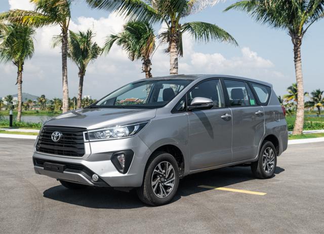 Review dòng xe Toyota Innova V: Giá Xe, Đánh Giá & Hình Ảnh