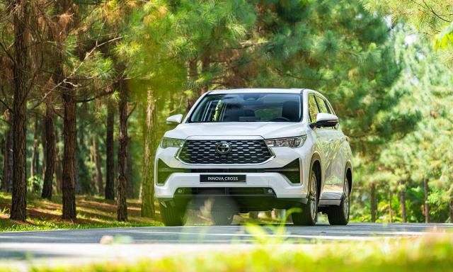 Thông số kỹ thuật Toyota Innova Cross 2023: Kích Thước & Tiện Nghi & An Toàn