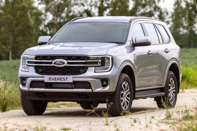 Ford Everest Ambiente: Giá Xe, Đánh Giá & Hình Ảnh