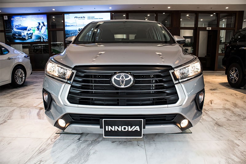 Giá xe Toyota Innova 2020 cũ tháng 11/2024