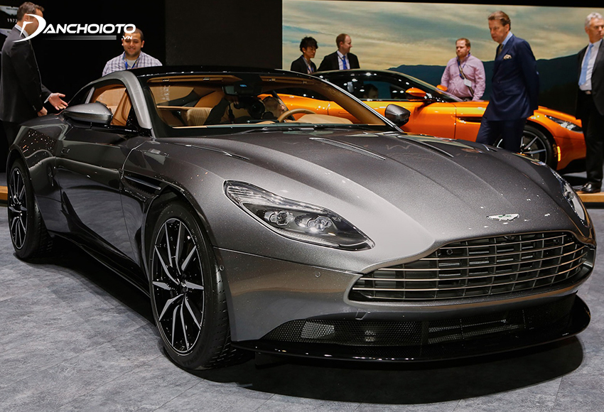 Aston Martin là một nhà sản xuất ô tô du lịch và xe thể thao hạng sang đến từ Anh Quốc